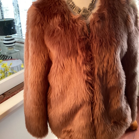 NWT forever 21 faux fur jacket BRONZE. FLUFFY MEDIUM. - Picture 10 of 14